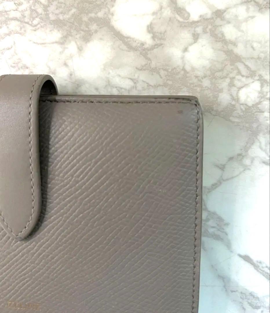 CELINE セリーヌ ミディアムストラップ 二つ折り財布 グレージュ