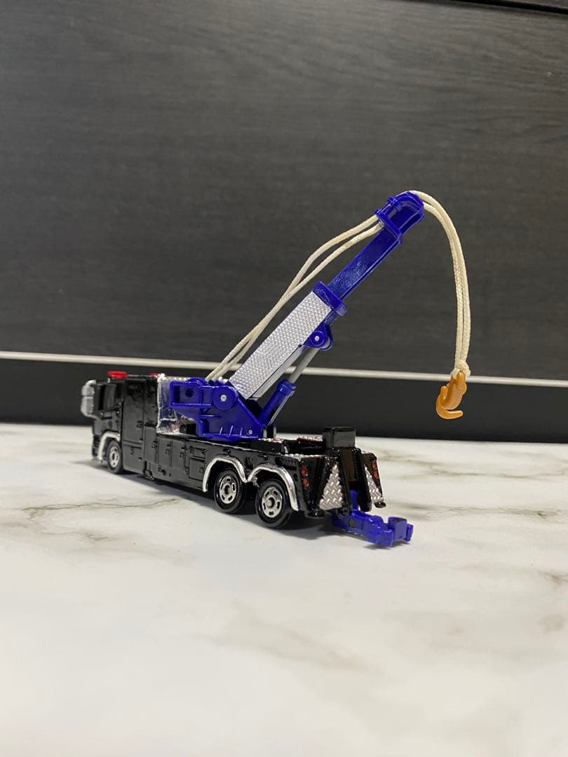 トミカ　スカニアレッカー車