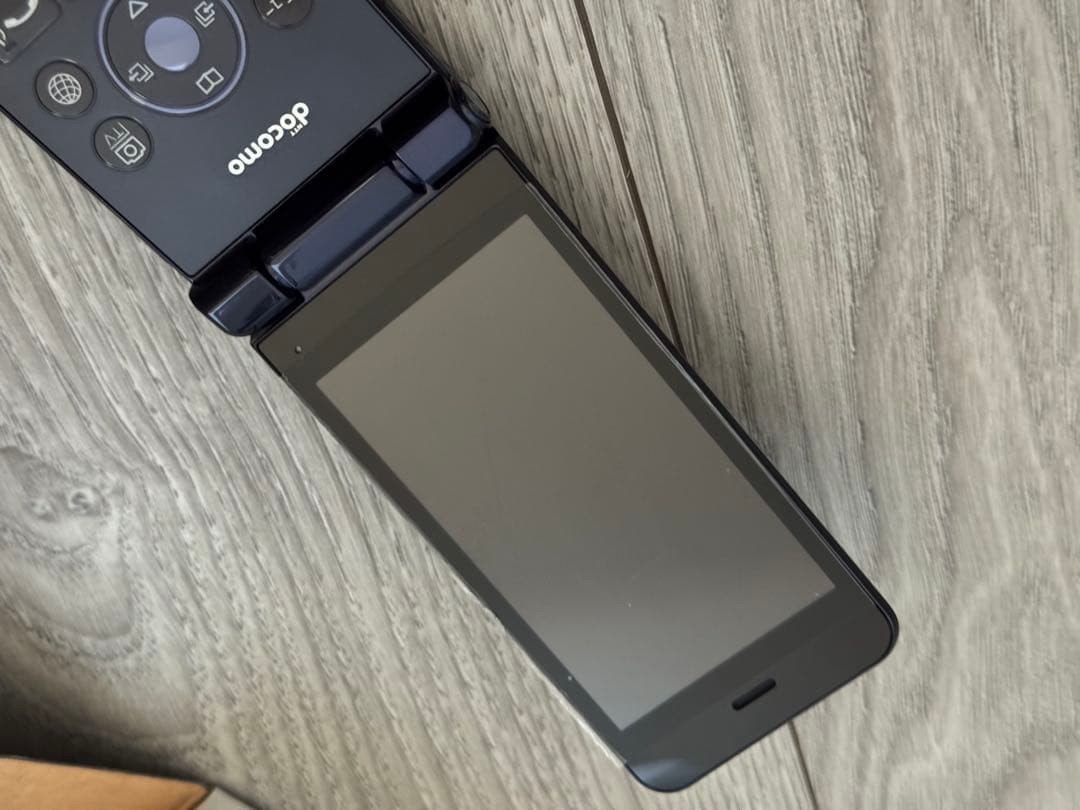 docomo AQUOS SH-01J 折りたたみ式 ブルーブラック