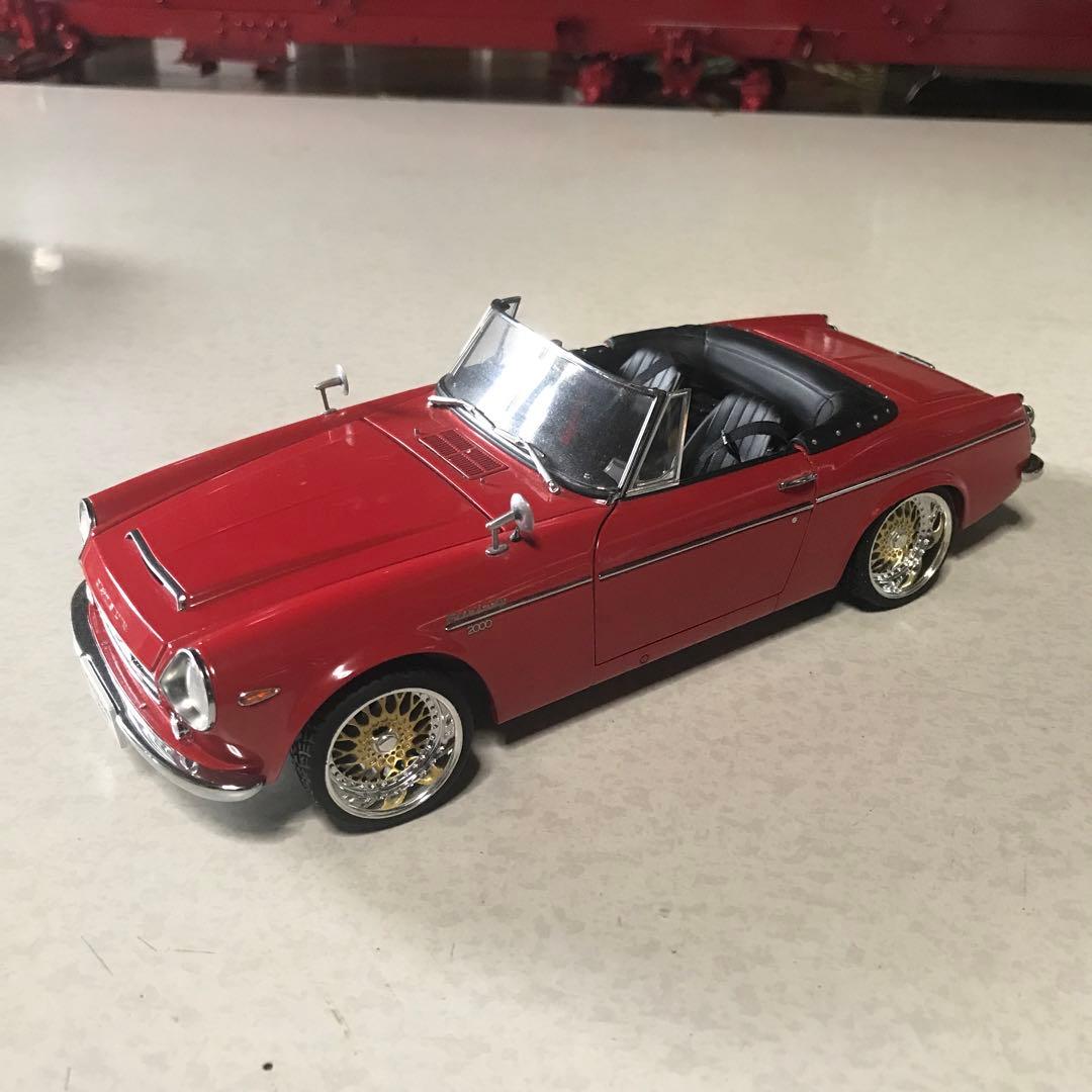 1/18オートアートSR311フェアレディ