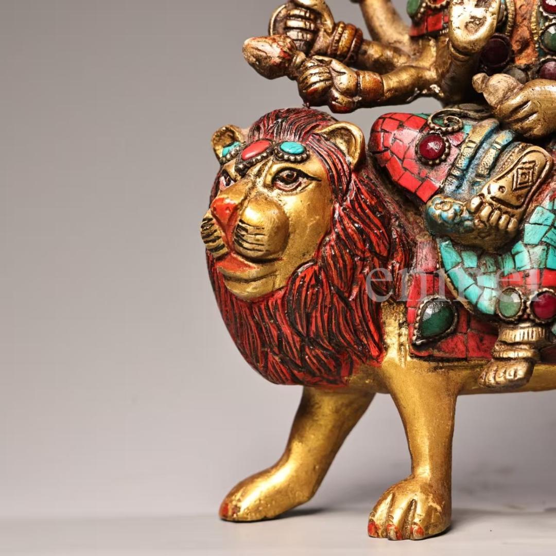 旧藏・ネパール仏教美術・六臂騎獅護法神像・宝石装飾・彩色描金・純