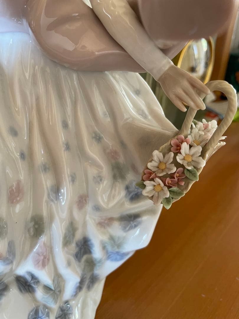 リヤドロ　陶器製 女性像 約30cm 春の輝　　輝く時る