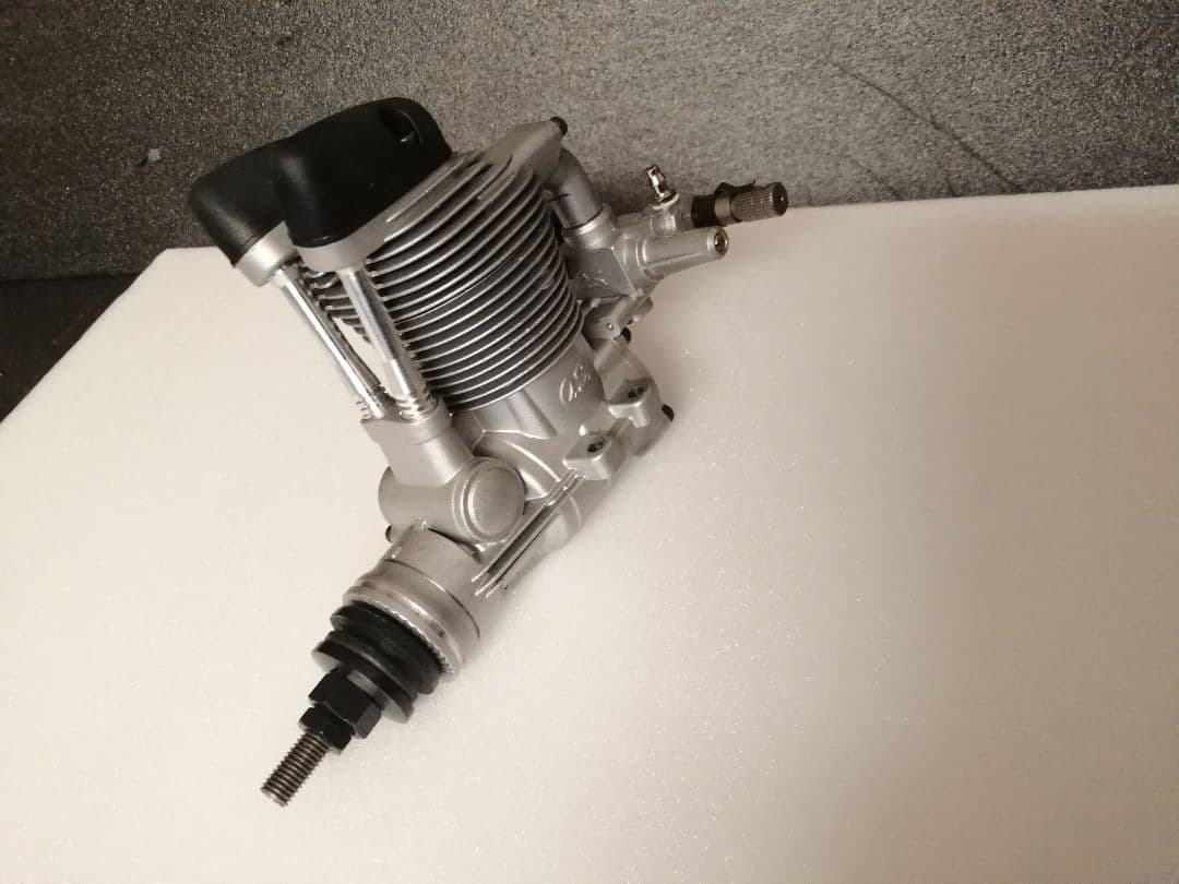 FS-62V OSのラジコン飛行機用4サイクルエンジン 中古美品