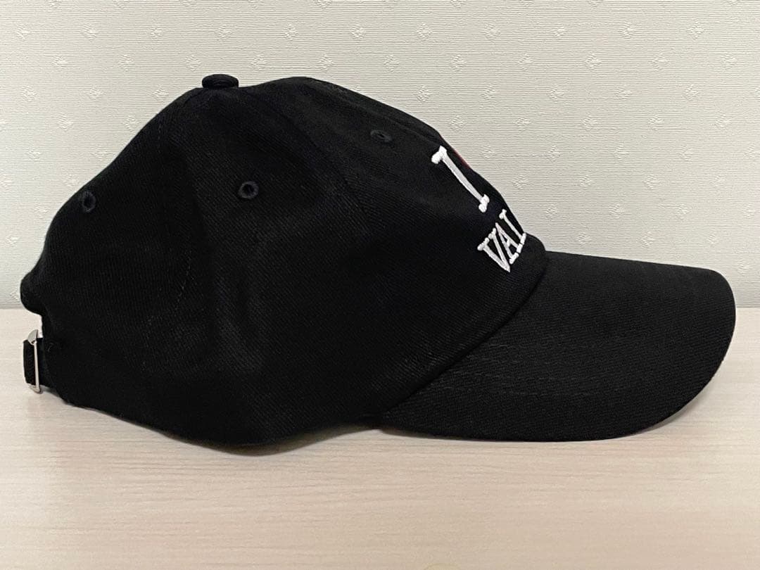新品 I LOVE VALLAD CAP キャップ IO kohjiya 着用 - メルカリ