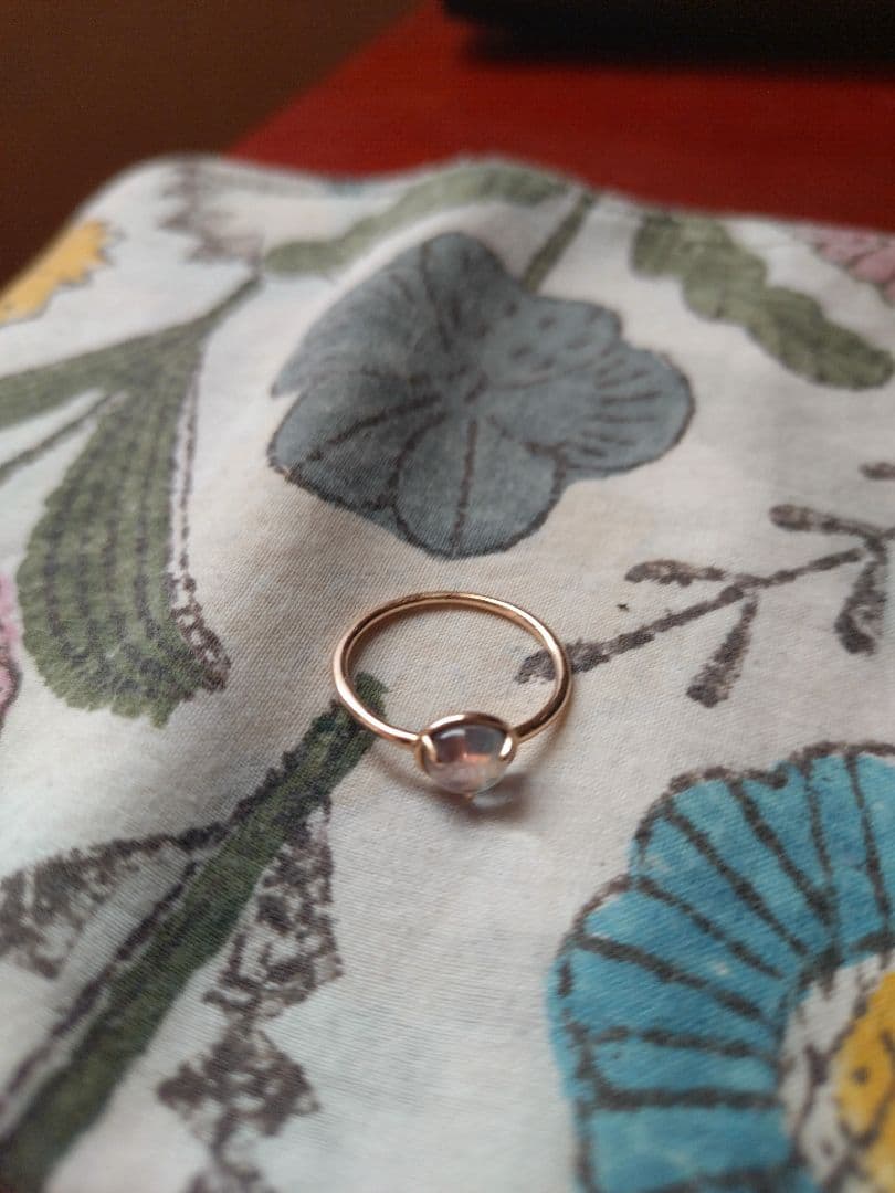 ete　エテ　K10 レインボーフローライト リング