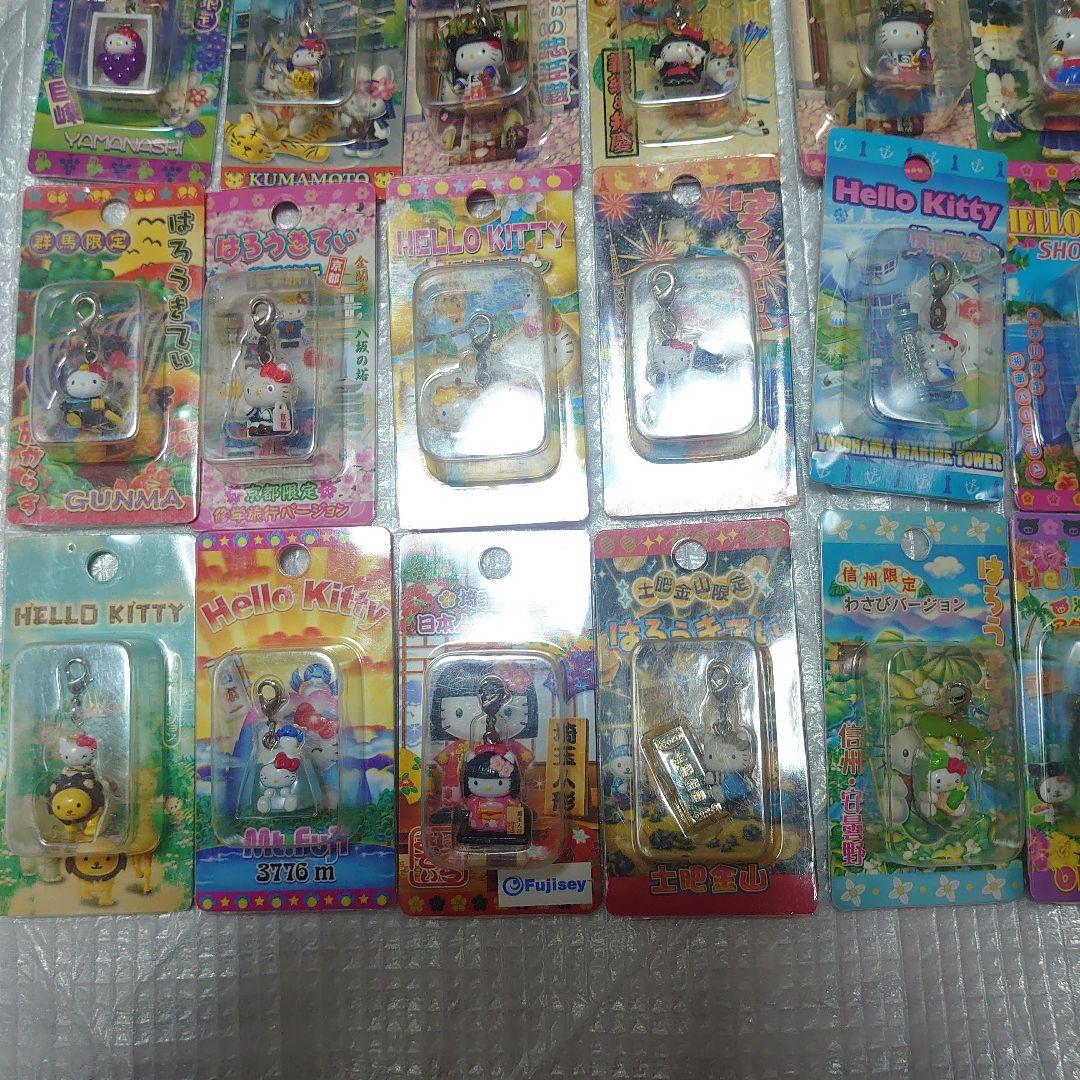 ハローキティストラップ109個セット海外限定品等
