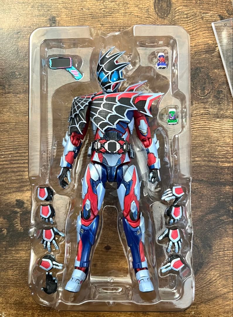 フィギュアーツ　仮面ライダーリバイス　リバイ　エビル　デモンズ