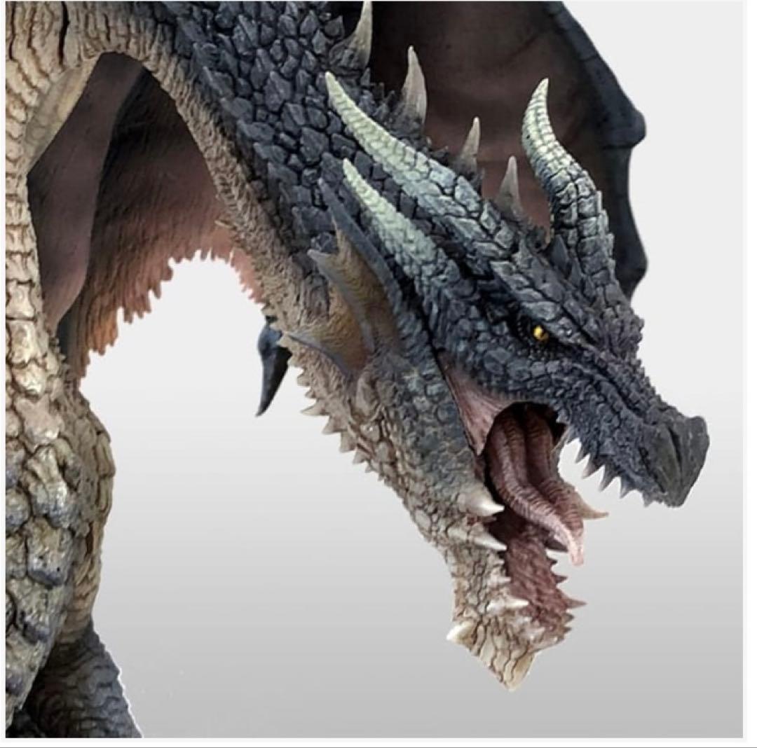 新品未開封、梱包箱伝票跡なし カプコン クリエイターズモデル 黒龍