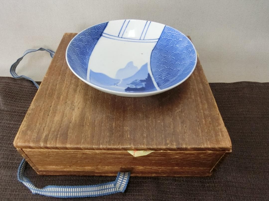 コレクション！【鍋島皿　山家人物渦文　櫛口台　鉢　古木箱入　鑑賞陶磁器】収集骨董