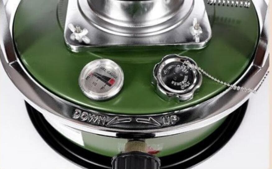 新型　石油ストーブ タンク容量4.5L 360% 循環対流型 高効発熱