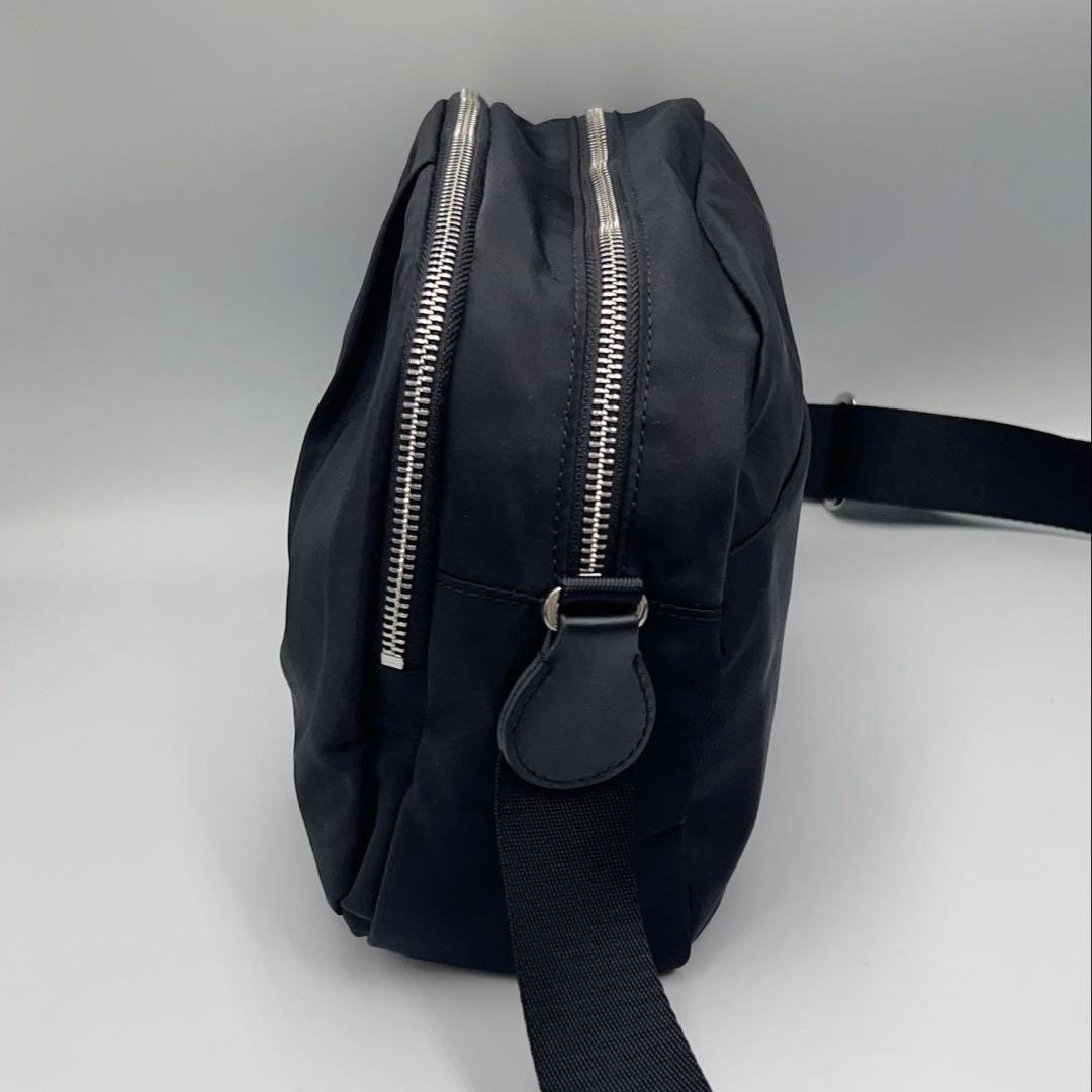 美品✨agnes b.アニエスベー　ナイロン　ショルダーバッグ　黒　ブラック