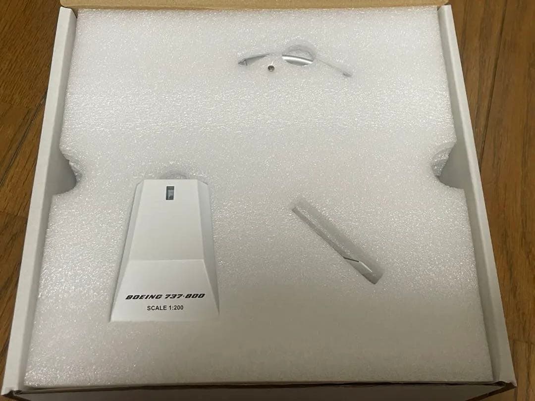 JcWings 1/200 B737-800 ホワイトブランク BK1067 - メルカリ
