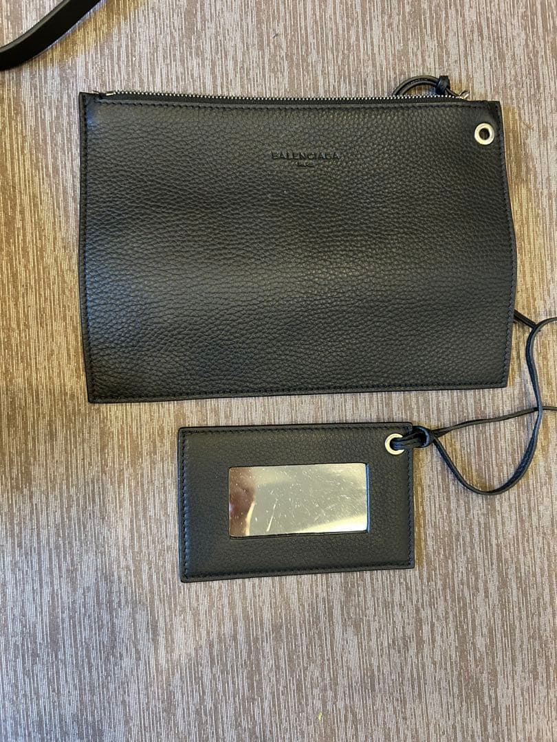 ひまわり　　BALENCIAGA ブラック ショルダーバッグ