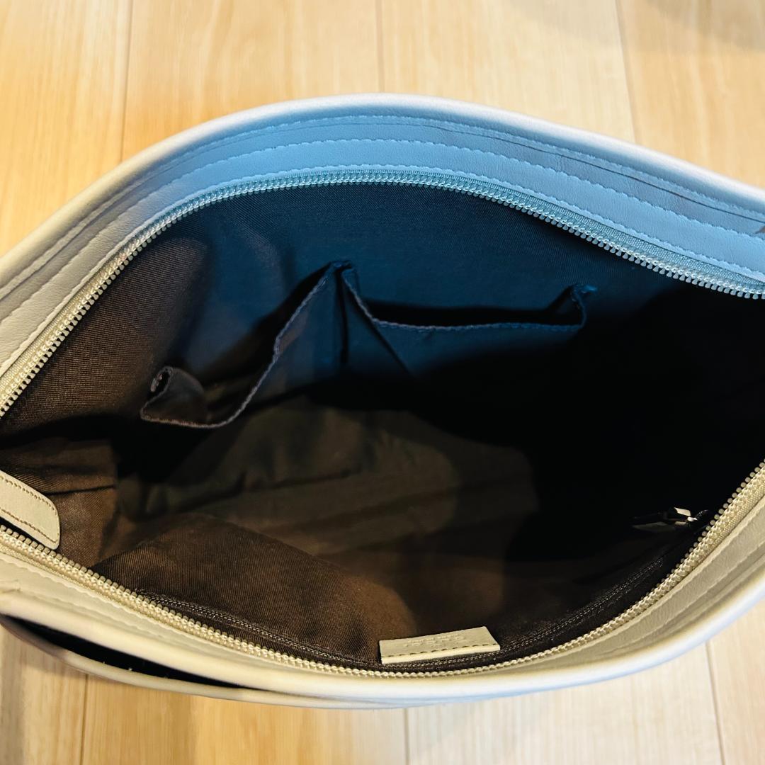 GUCCI　グッチ GGキャンバス　ショルダーバッグ