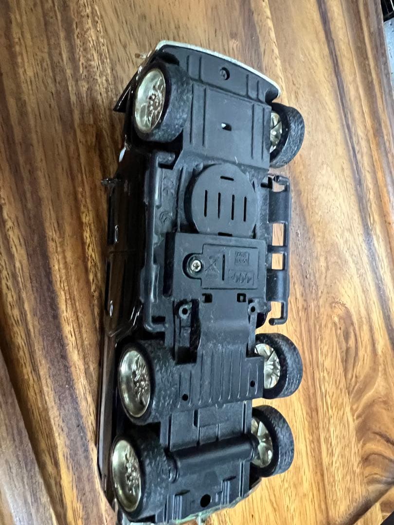 希少　HUMMER H2 6輪　ミニカー