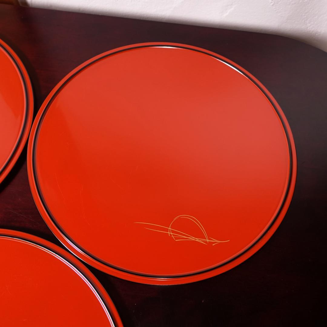 輪島塗 八井珠蔵 朱塗 裏黒塗 沈金結び松 丸盆 5客 共箱