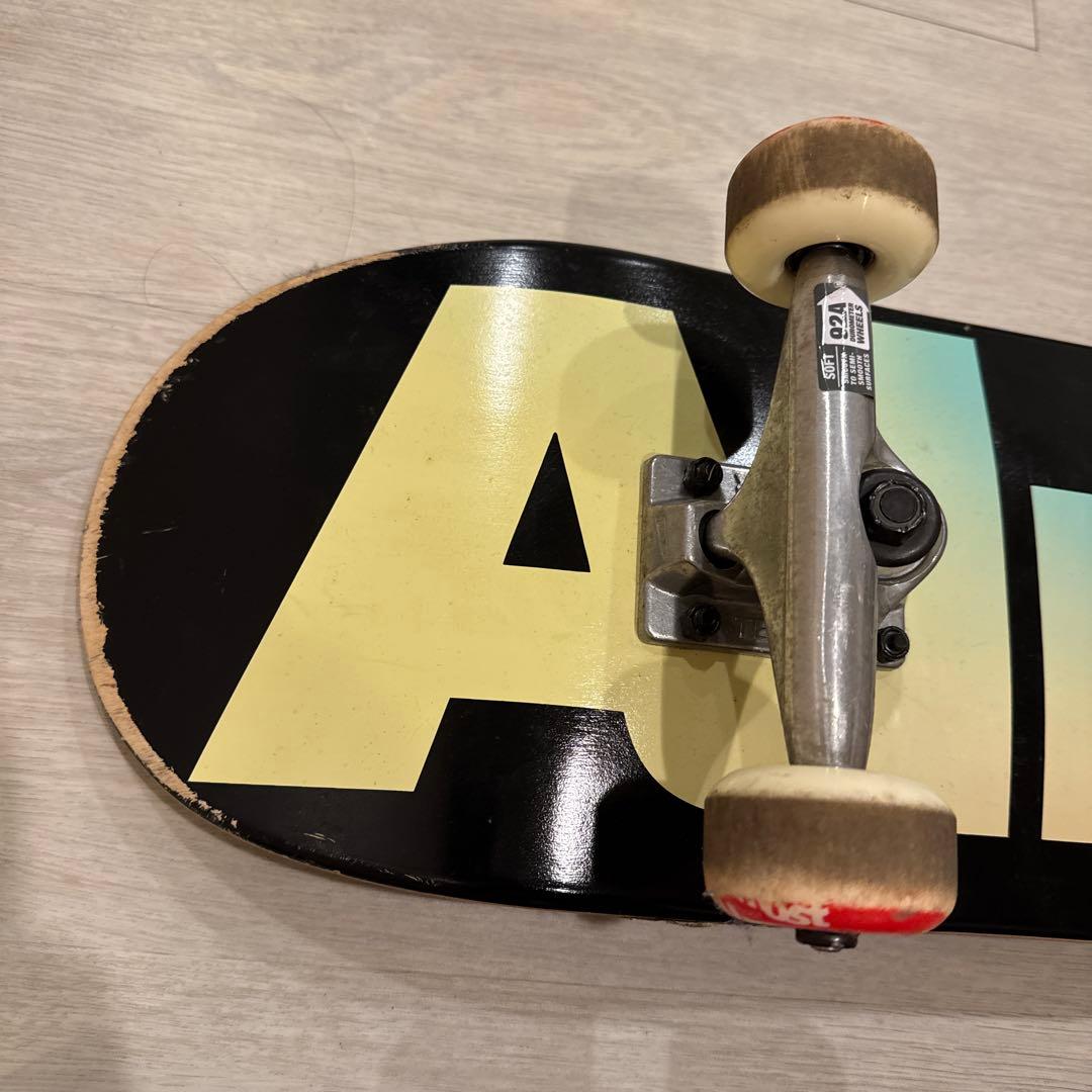 Almost コンプリートスケートボード 黒/赤