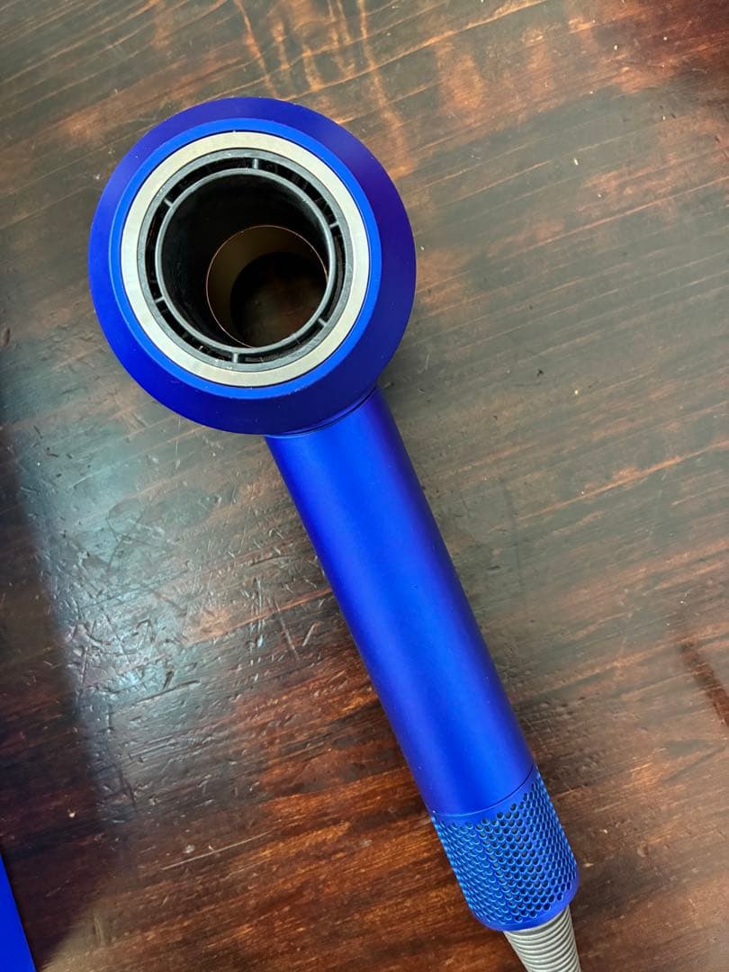 Dyson ヘアドライヤー 付属品未使用　収納ケース付き　金箔