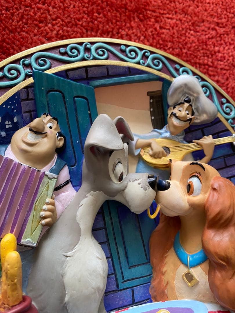 ディズニー世界5000枚限定 わんわん物語 レリーフプレート 3D 飾り皿 70