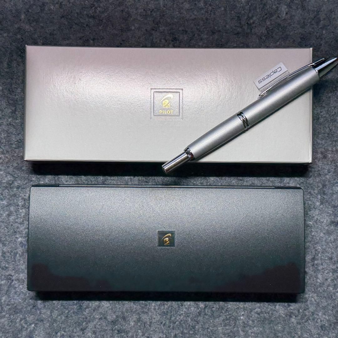 パイロット万年筆 キャップレス 〈M〉中字(未使用)