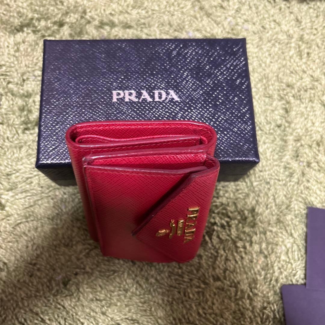 M*M様 PRADA 三つ折り財布 赤 サフィアーノレザー