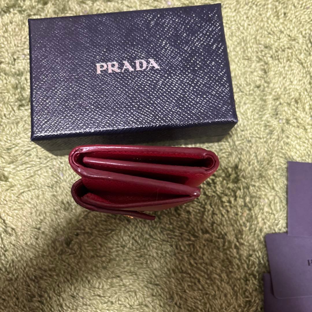 M*M様 PRADA 三つ折り財布 赤 サフィアーノレザー