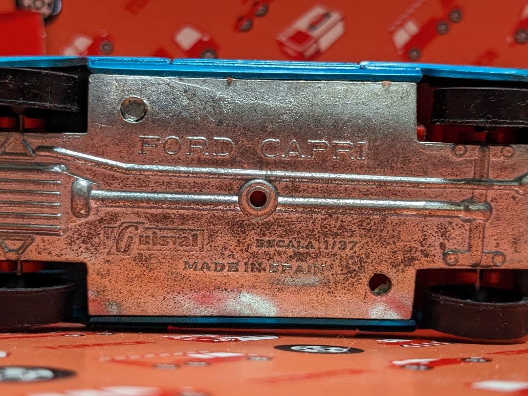 ギスバル フォード カプリ スキークラブ