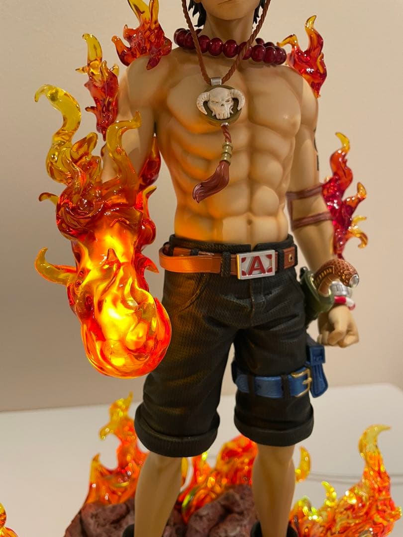 ポートガス・D・エース フィギュア LED付き