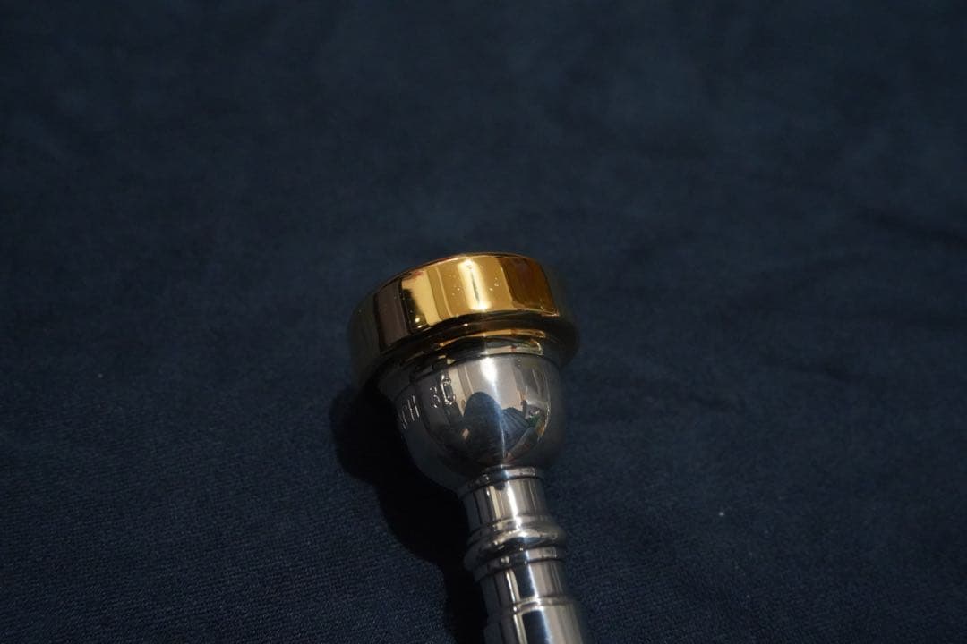 バック　トランペットマウスピース3Cリムインナーゴールド