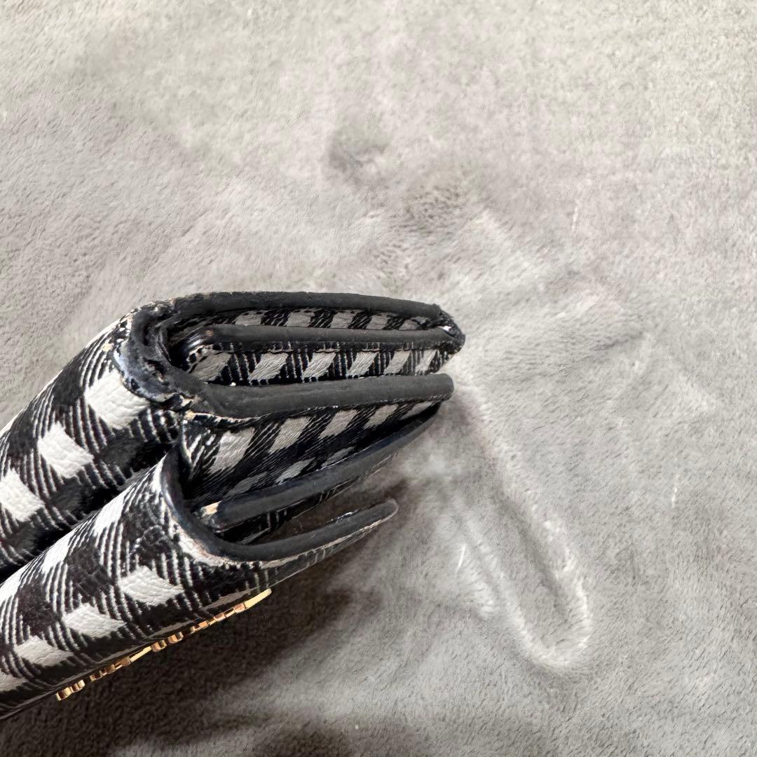 ミュウミュウ　3つ折り財布　ギンガムチェック　レザー　白　黒 ロゴ