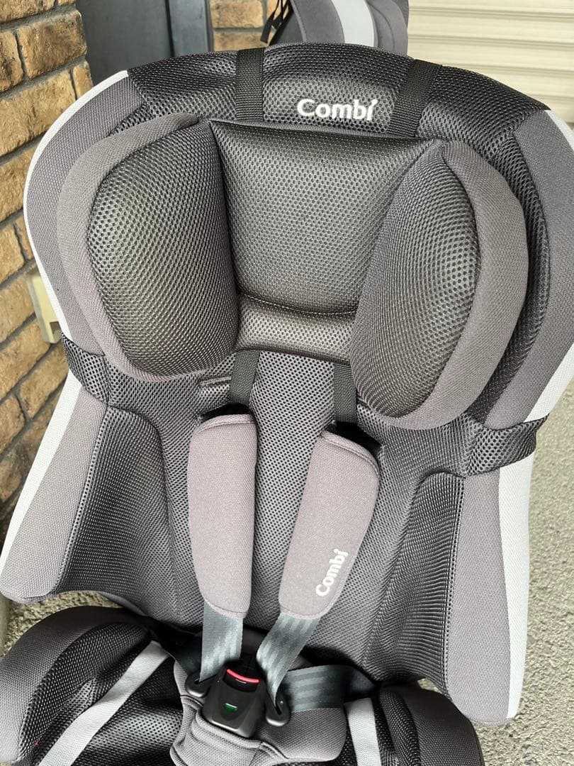 Combi ジョイトリップ エアスルー GLチャイルドシート　ジュニアシート①