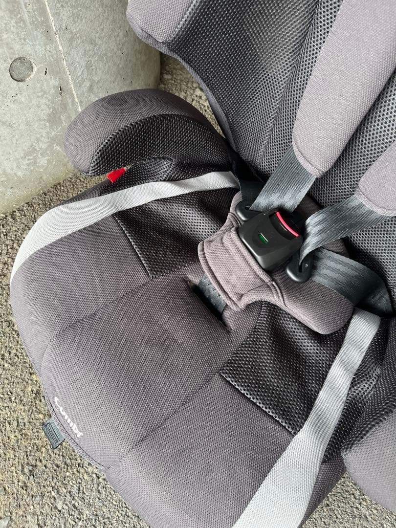 Combi ジョイトリップ エアスルー GLチャイルドシート　ジュニアシート①