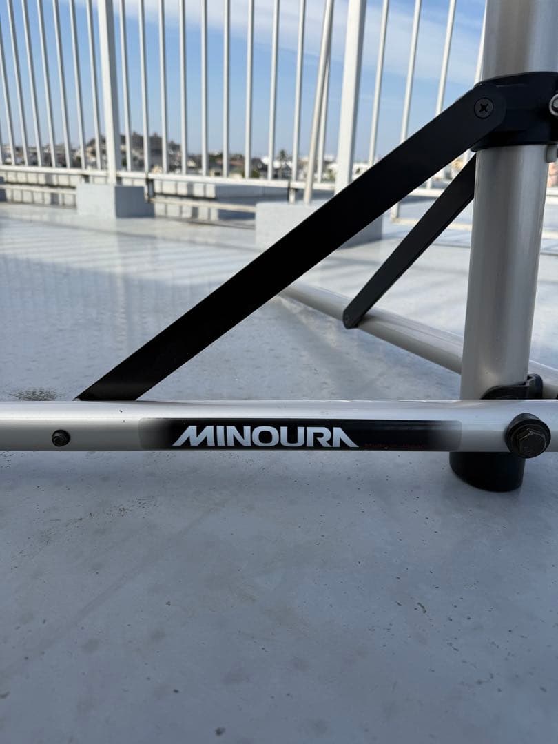 ミノウラRS-5000 メンテナンススタンド／トレイ付属