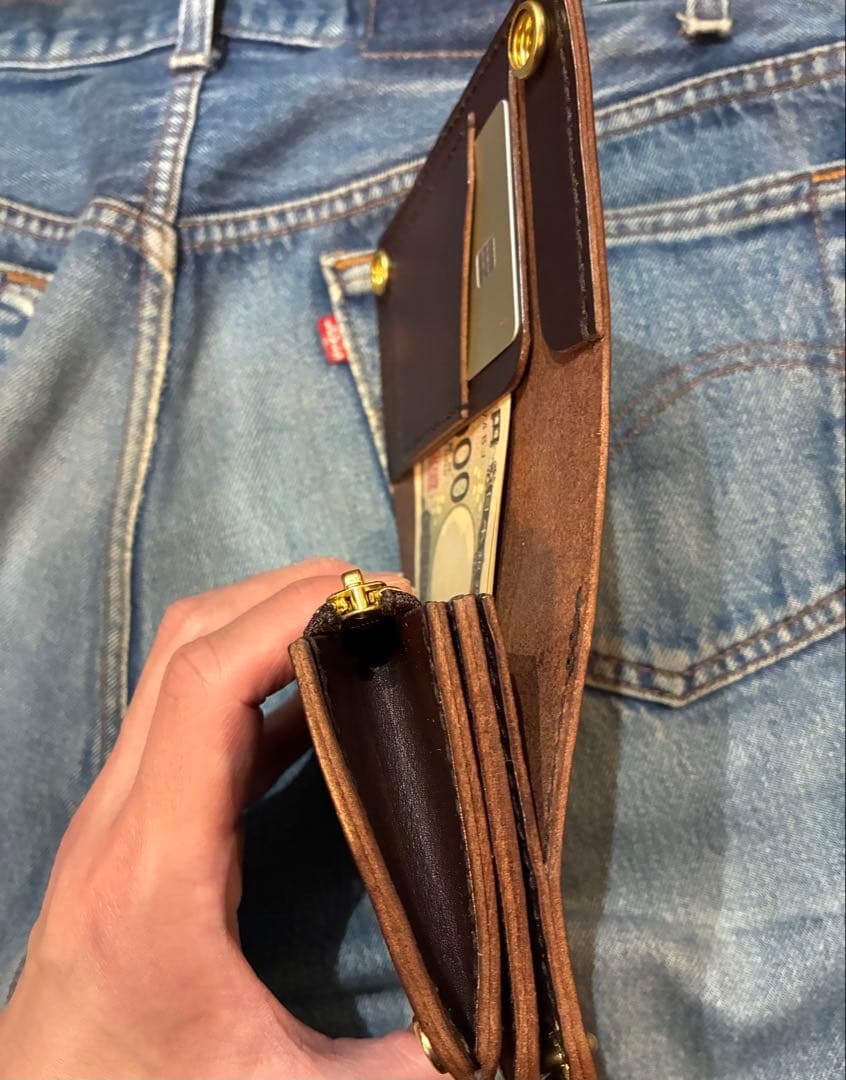 トラッカーウォレット　ミドル　イタリアンレザーブルガロ　アポロコンチョ