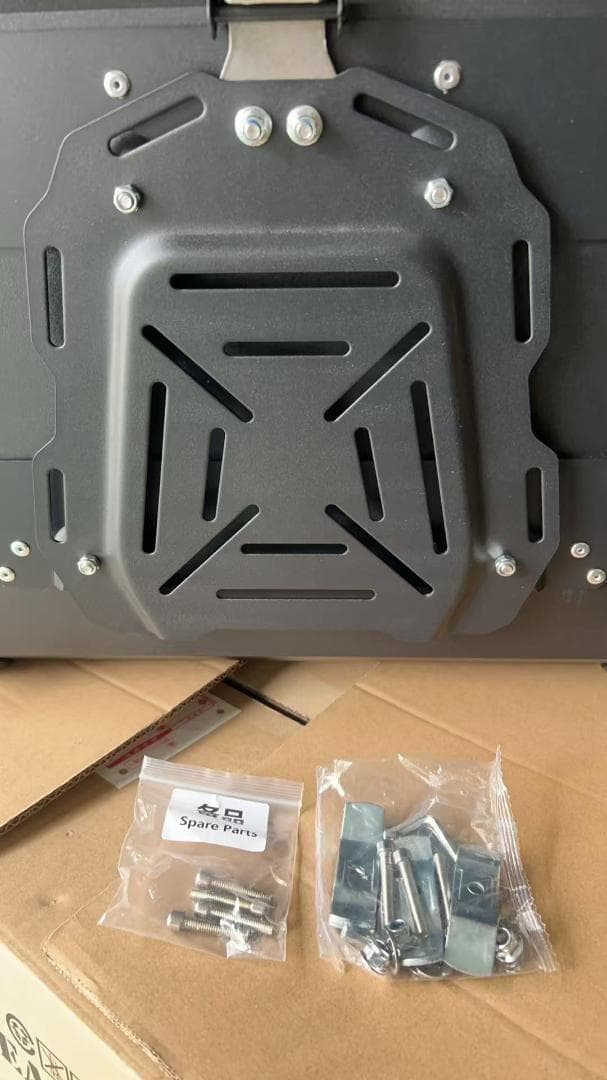 未使用中古美品 65Lバイクリアボックス アルミ制 ブラック - メルカリ