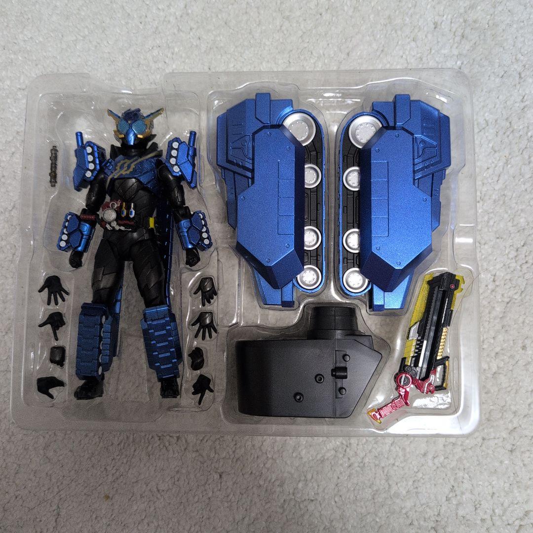 S.H.Figuarts 仮面ライダービルド　タンクタンクフォーム