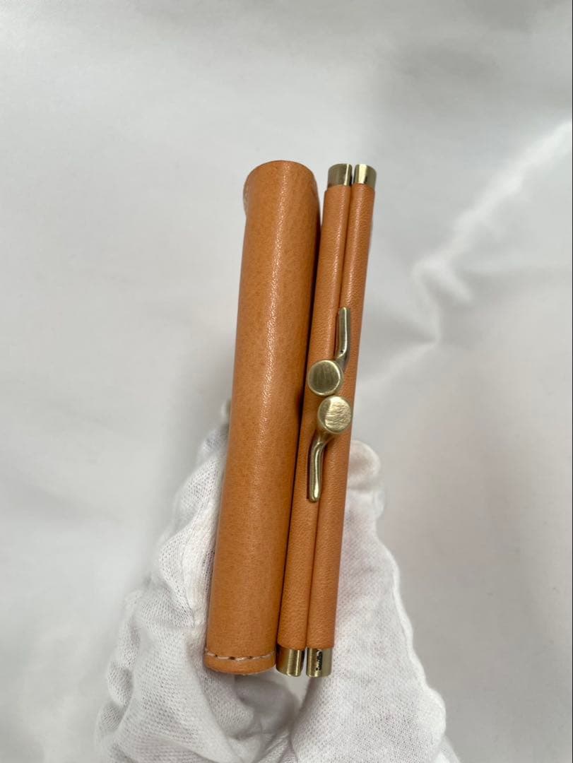 未使用 IL BISONTE イルビゾンテ 三つ折り財布 がま口 コンパクト
