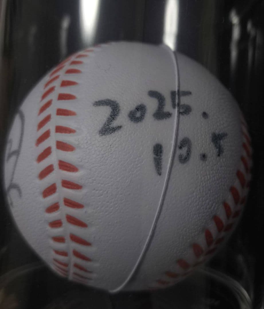 月足天音　サインボール