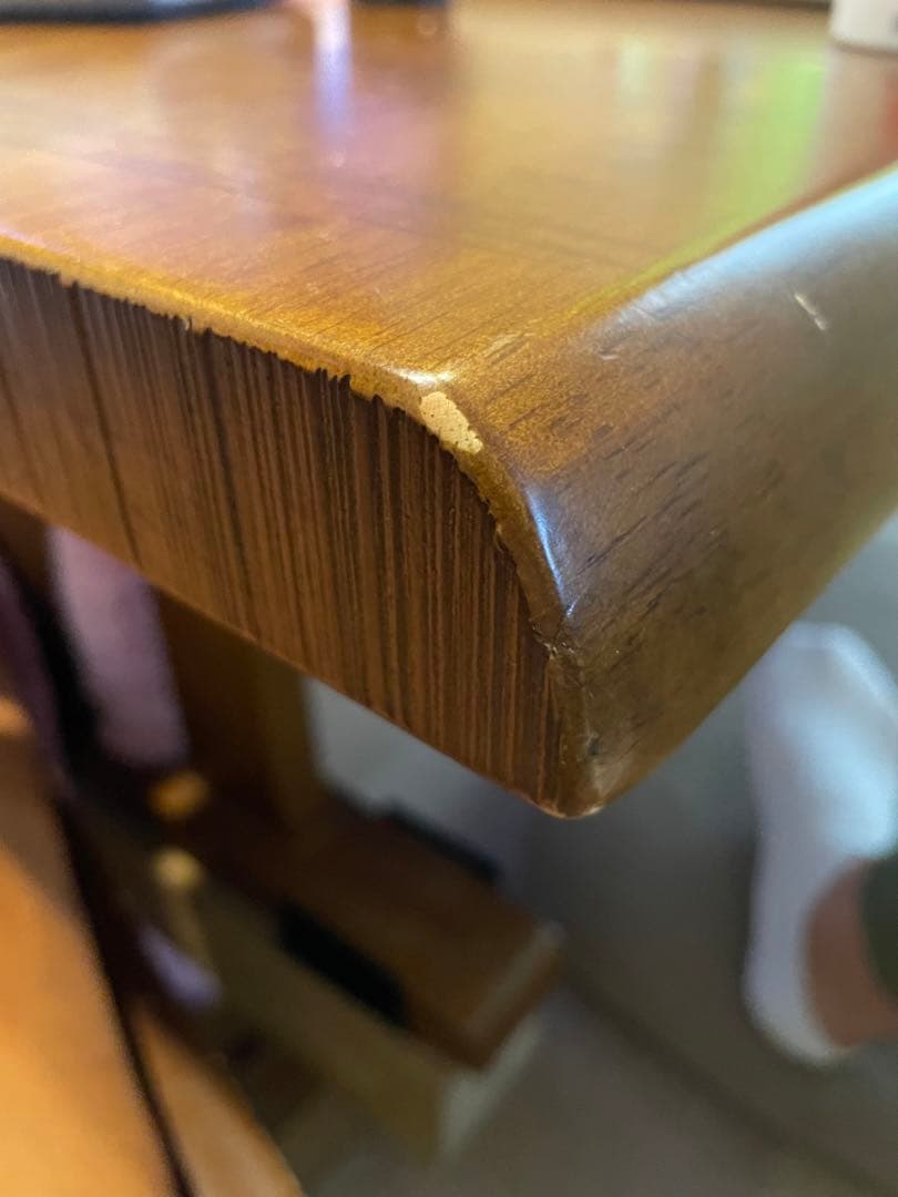 ①ダイニングテーブル