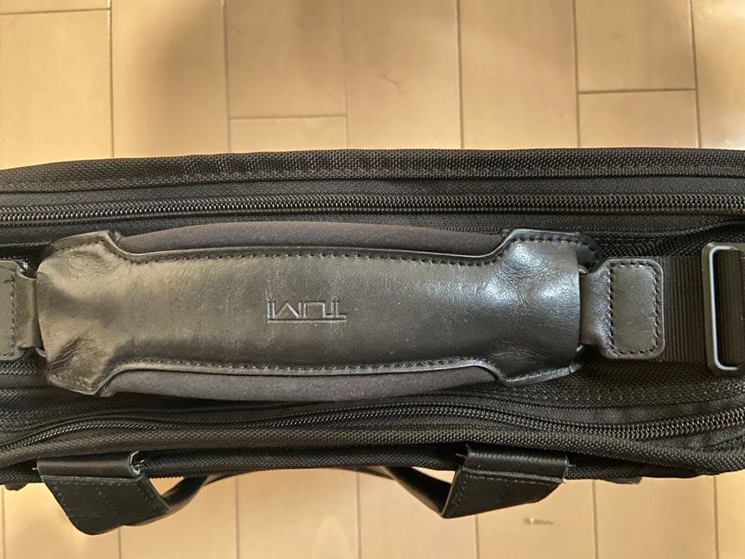 TUMI ブラック ビジネスバッグ エクスパンダブル