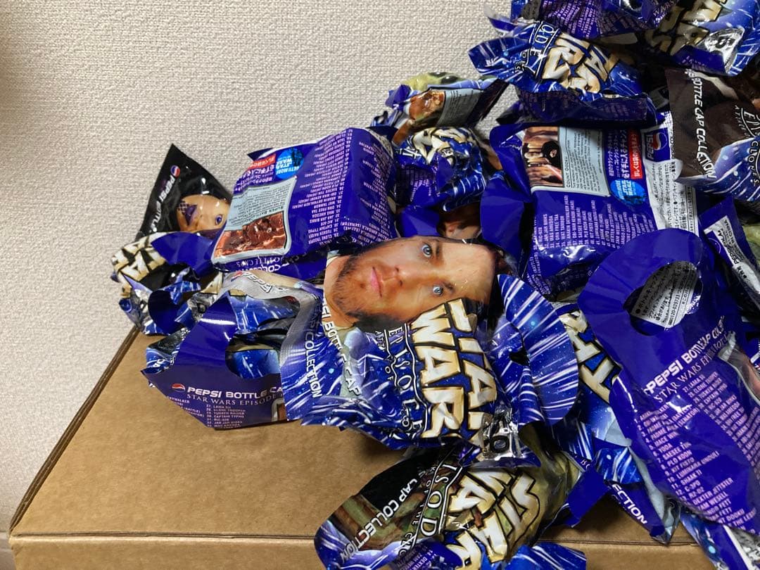 スターウォーズ　ペプシ　ボトルキャップ　フィギュア　68個　未開封