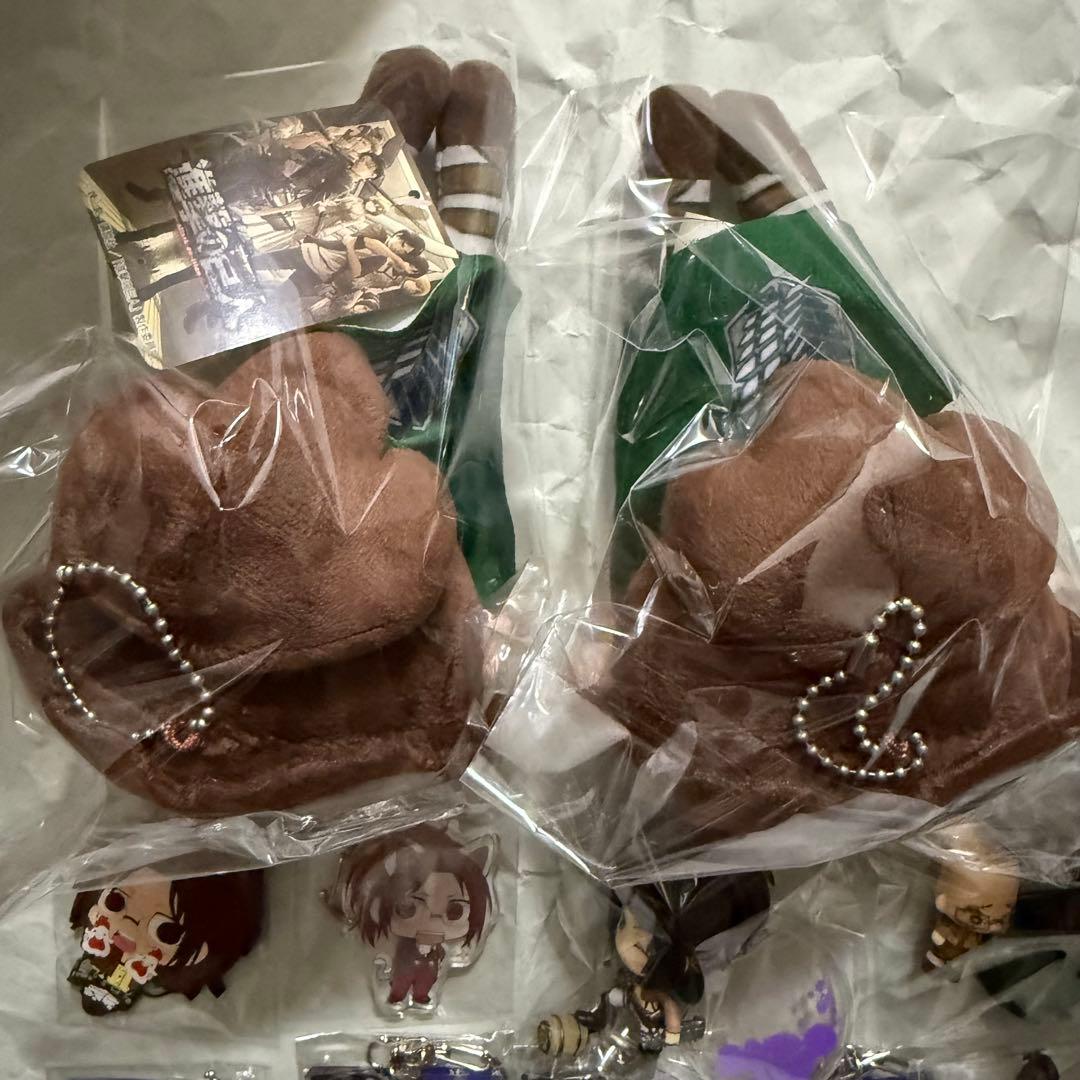 進撃の巨人 ぬいぐるみ マスコット フィギュア キーホルダー 缶バッジ ハンジ