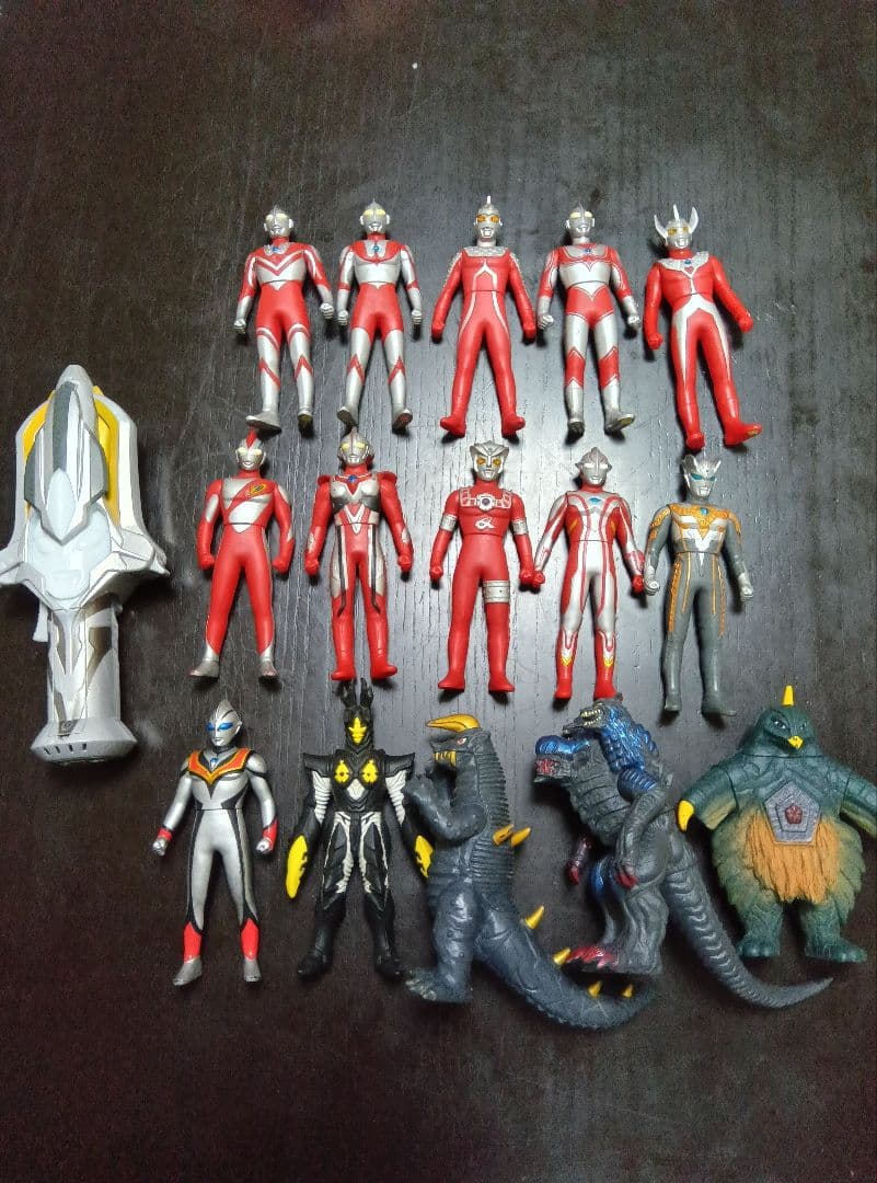 ウルトラマンおもちゃまとめ売りライブサイン付きソフビギンガスパーク