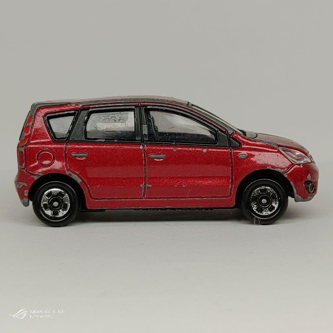 トミカ 日産 ノート カラーサンプル ルミナスレッド ディーラー特注品