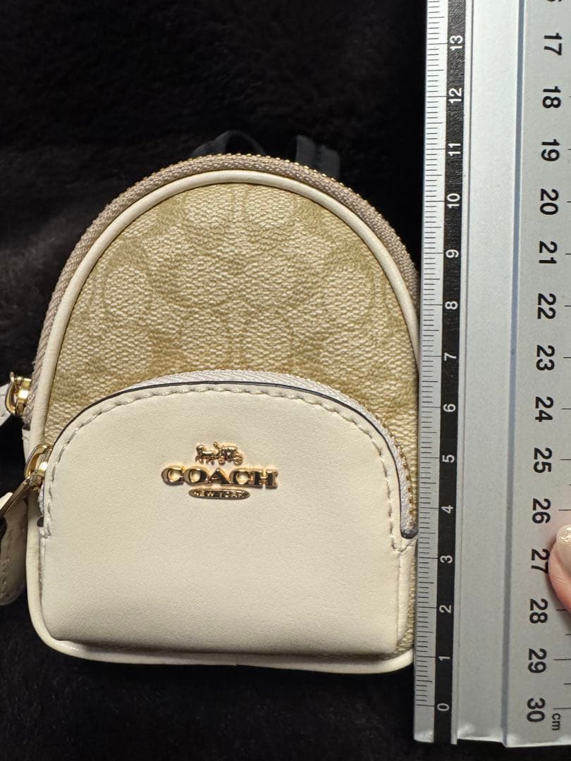 新品未使用 COACH ミニ バックパック チャーム　小物入れ