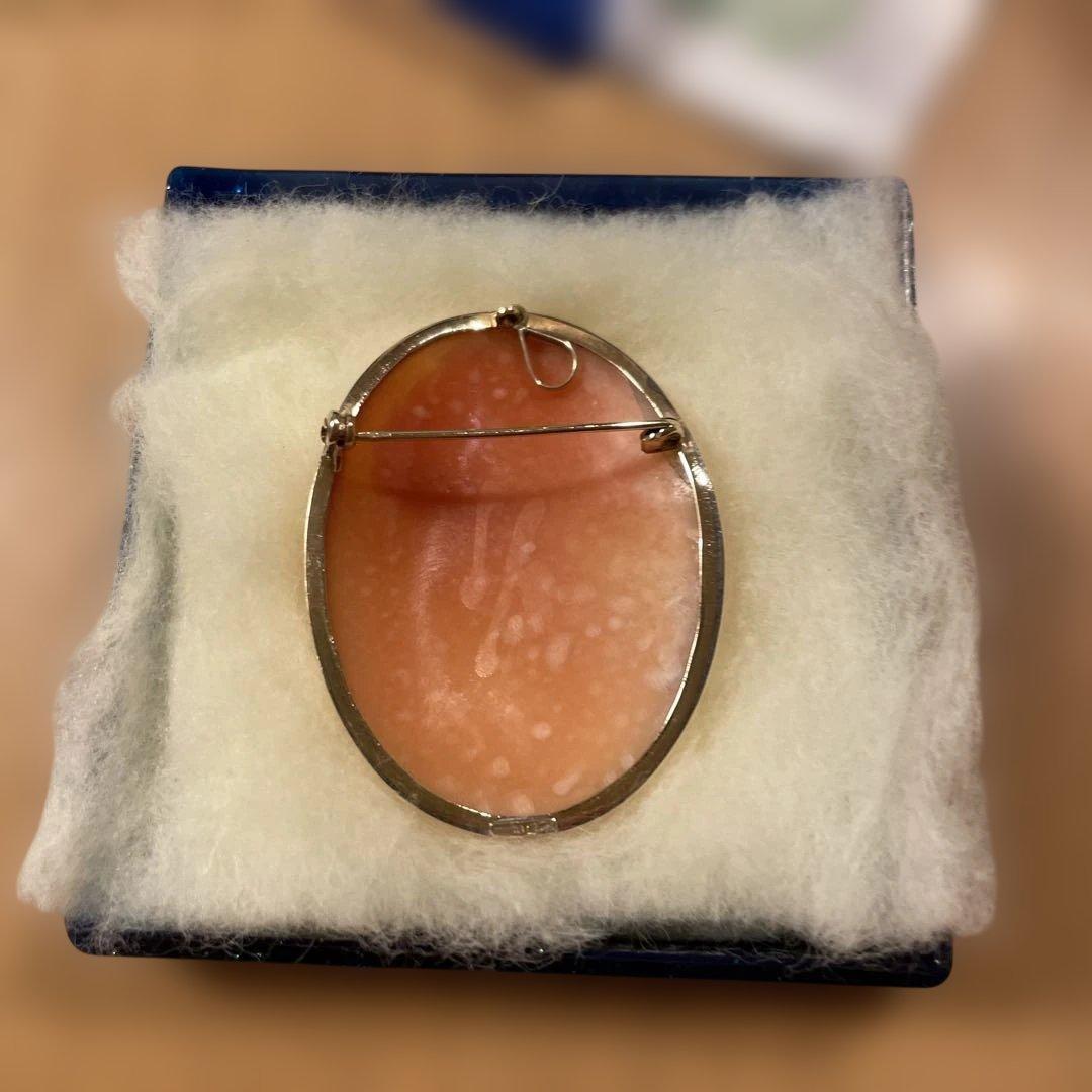 未使用品【イタリアローマのカメオ専門店で購入】カメオブローチ 女性