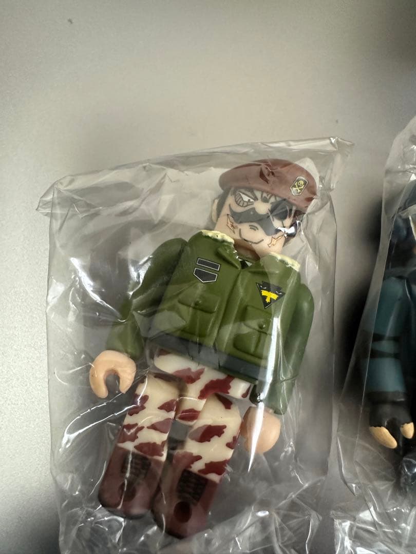 こち亀 ベアブリック 100% 3体セット 両津勘吉 - メルカリ