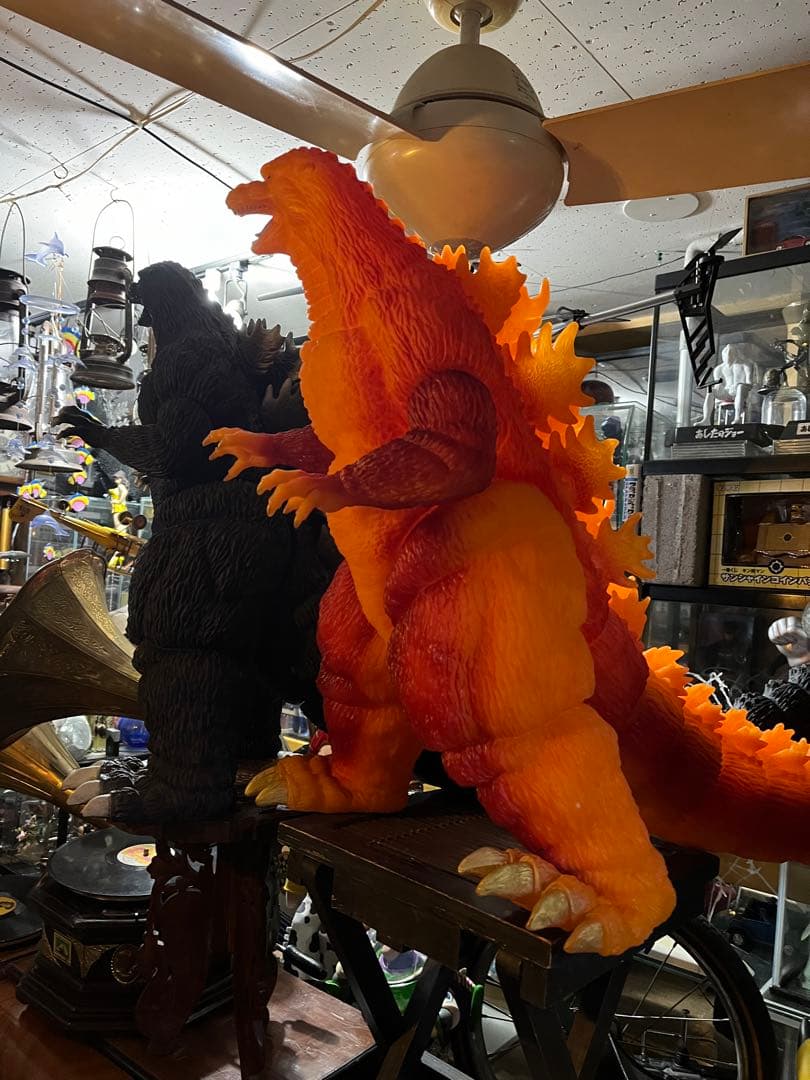 オレンジ ゴジラ フィギュア 120センチ