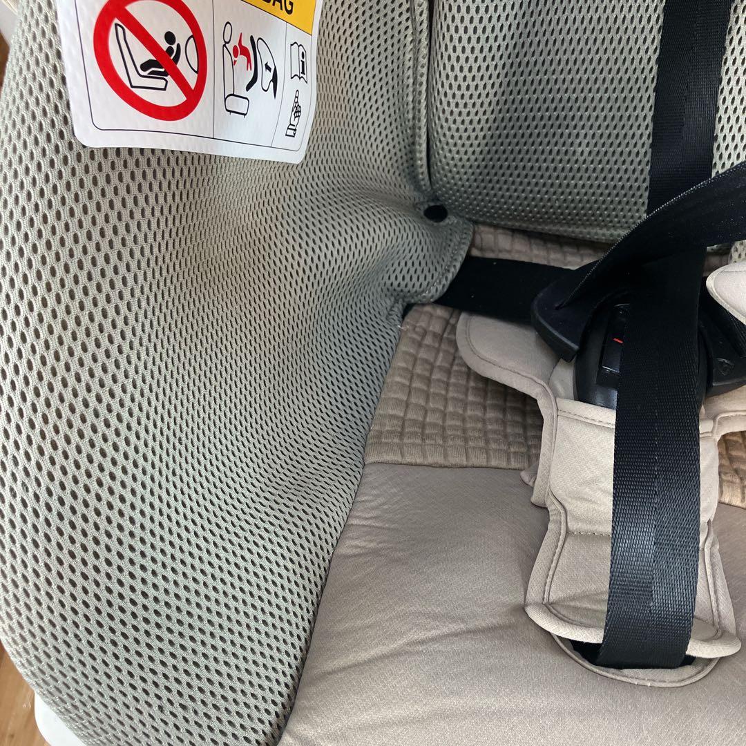 【美品】エールベベ　チャイルドシート　クルットRザ・ファースト2 パールベージュ