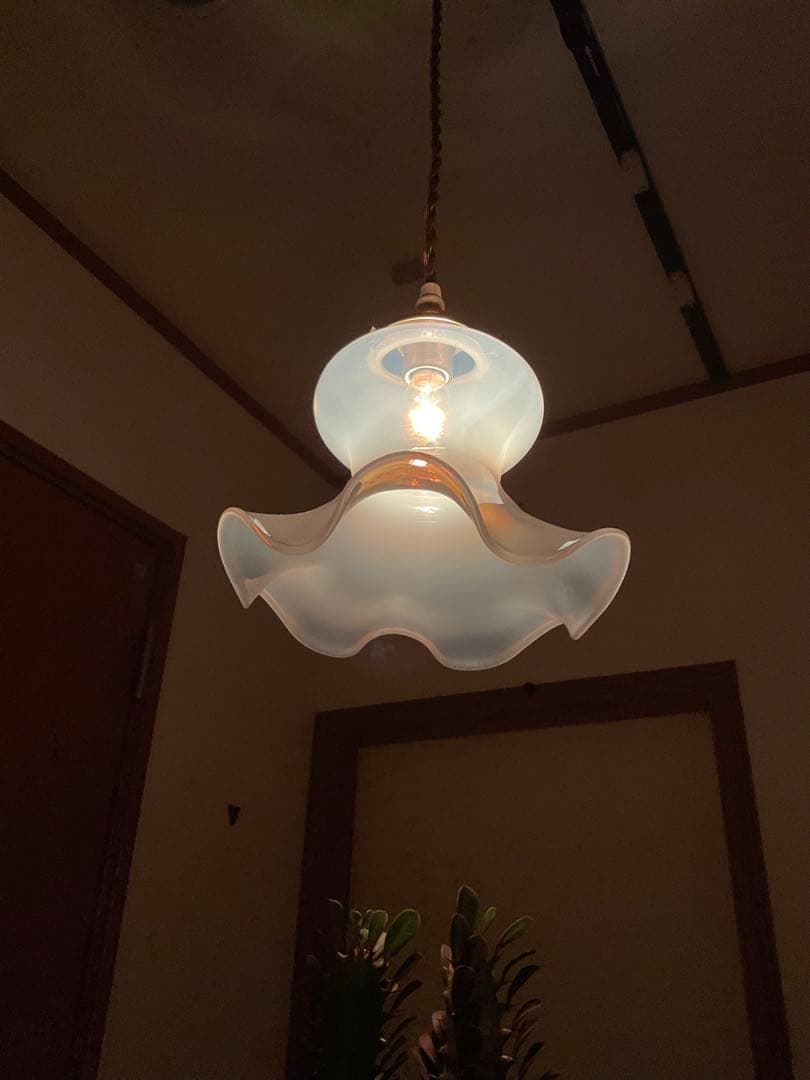 古いフランス製「美しいオパールセントガラスのランプシェード